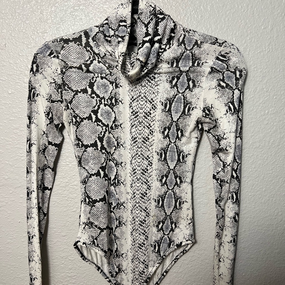 PrettyLittleThing Monochrome Snake Print Bodysuit